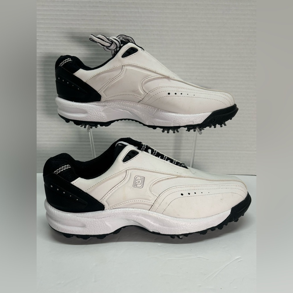 Footjoy greenjoys white leather golf shoes